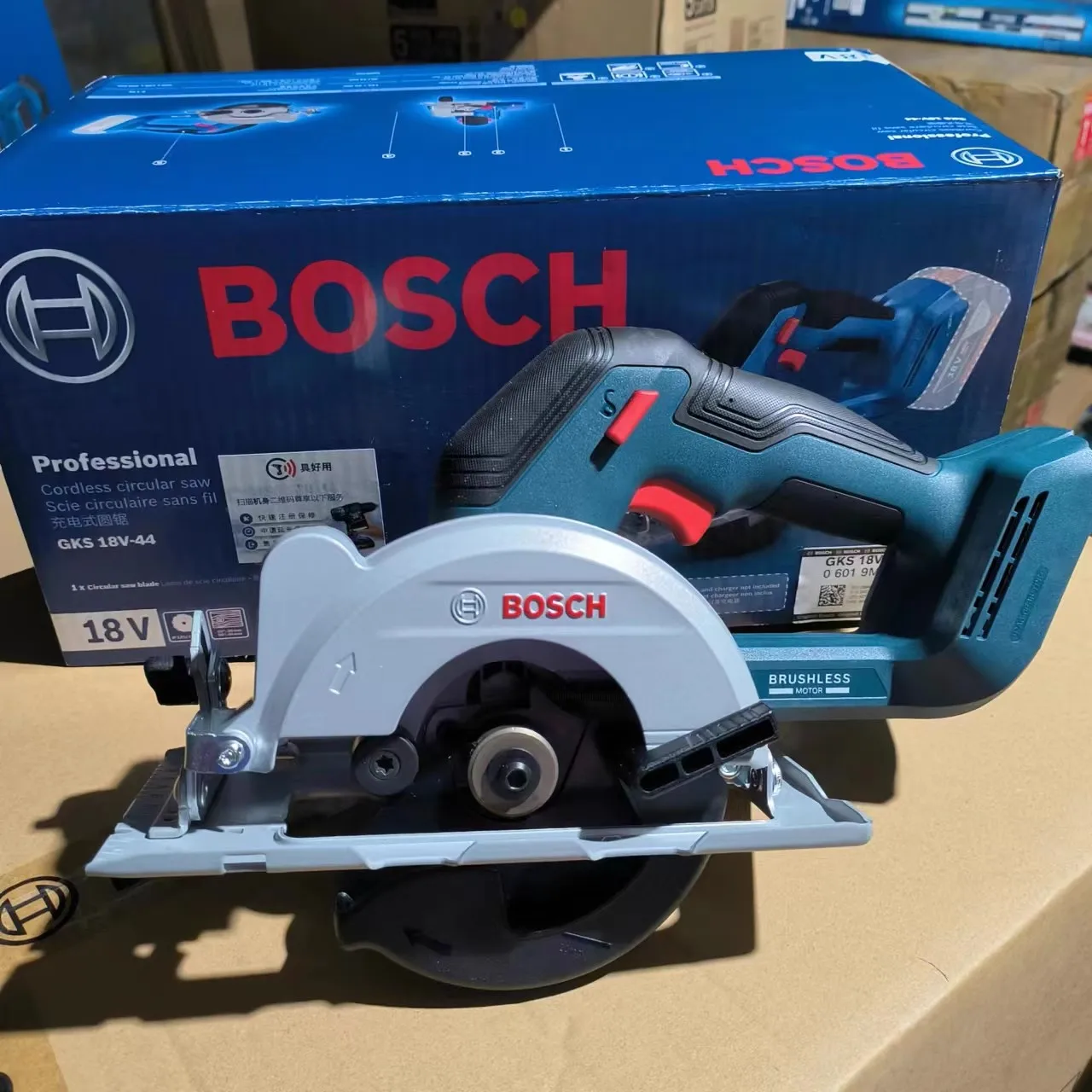 منشار دائري بوش GKS18V-44 بقوة - مراجعة Woodworking Saw وسعره